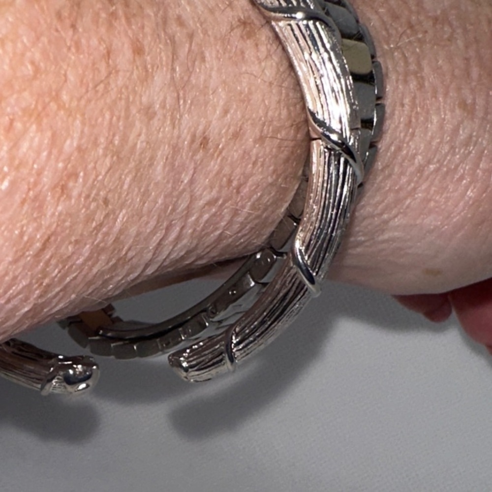 Elegant Blue 💎 topaz sterling silver hinged cuff bracelet - Picture 11 of 13